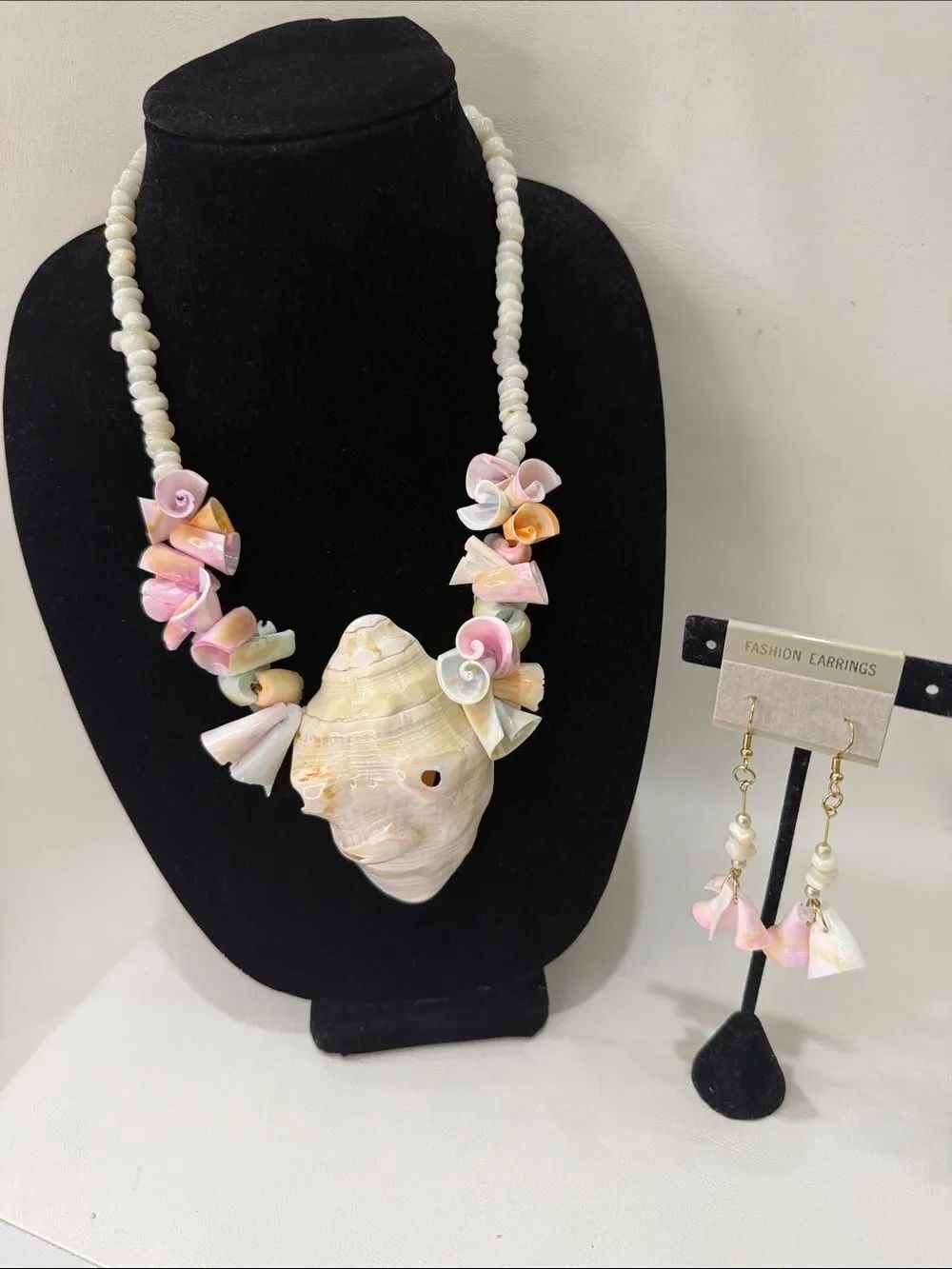 Mermaid Tropical Pink Cream Conch Shell Pendant Necklace & Pierced Earrings